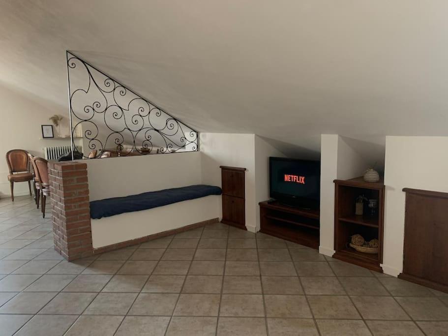 Mansarda Con Vista In Centro A Piacenza Apartment Exterior foto